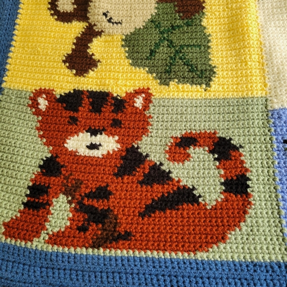 BEAUTIFUL HANDMADE KNIT APHGAN BLANKET ANIMAL THEME SIZE 37.5" X 35" - Picture 10 of 11